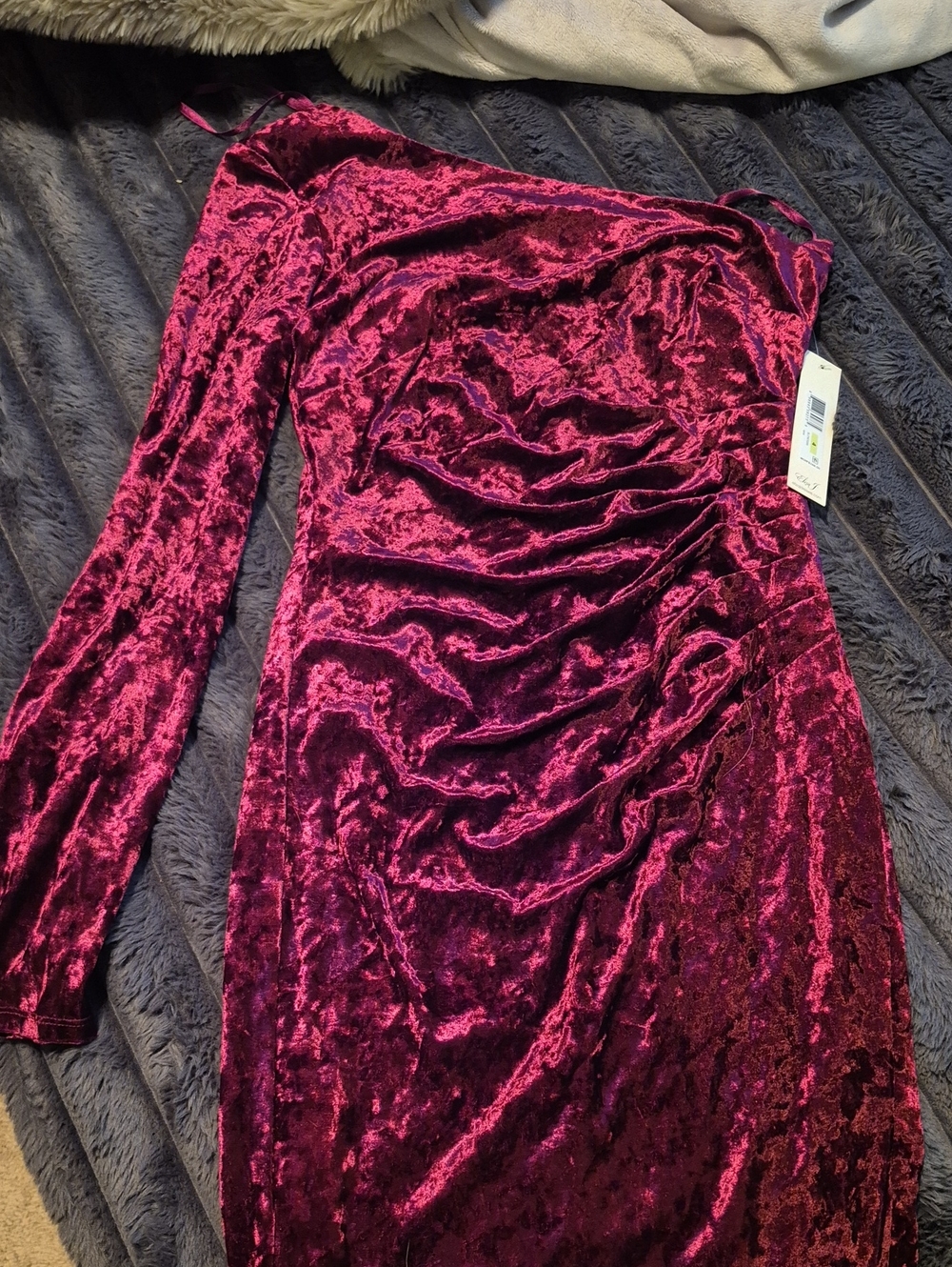 Women's Eliza J Wine Velvet One Shoulder Dress NWT Size 4